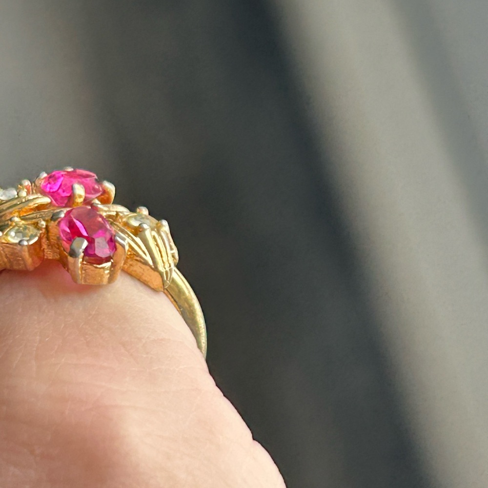 4/$50 Elegant Gold and Pink Gemstone Ring size 4 1/2 - Picture 3 of 9